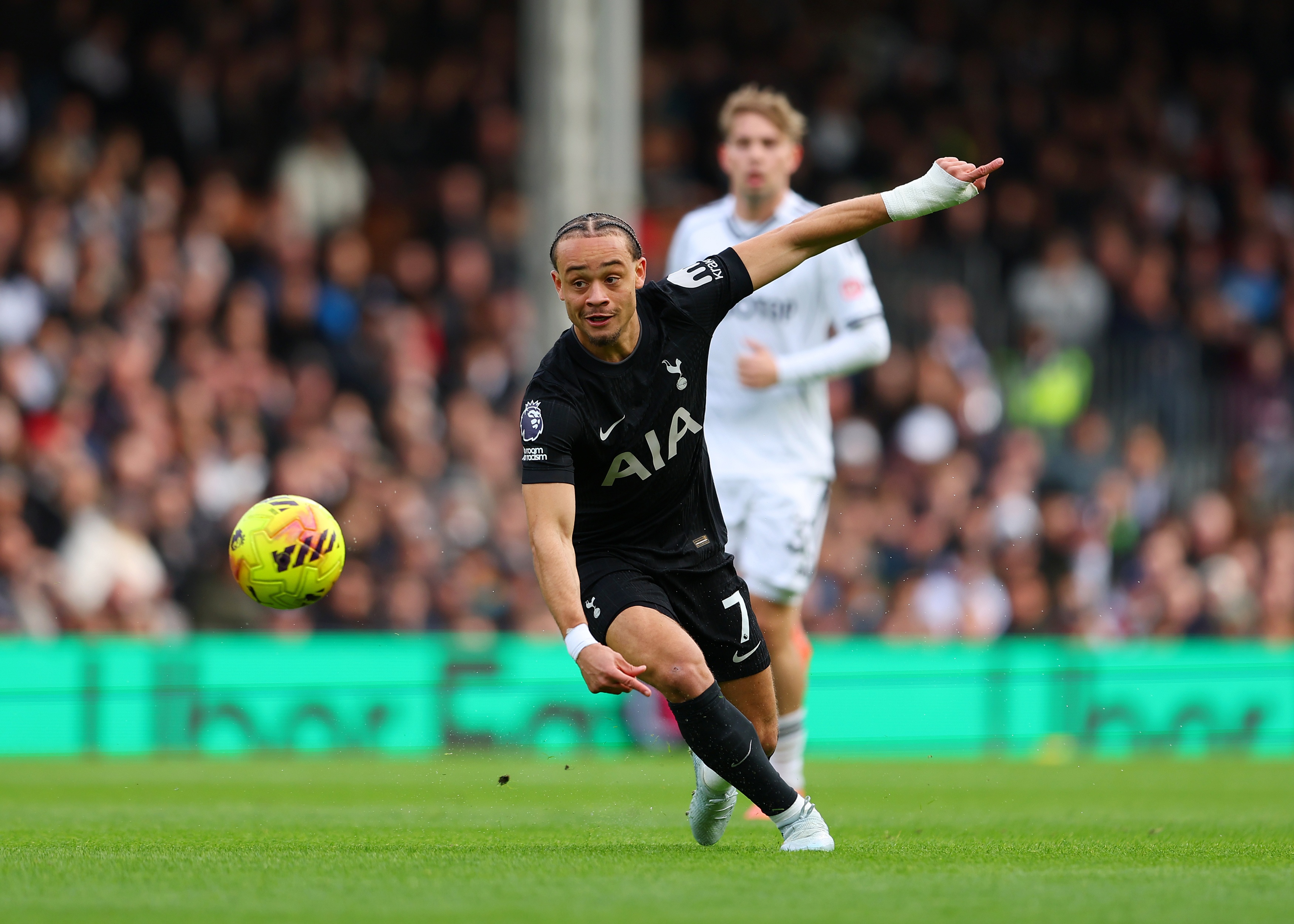 开云APP-6500万欧血亏！热刺签22岁西蒙斯33场2球，28轮29分濒临降级区