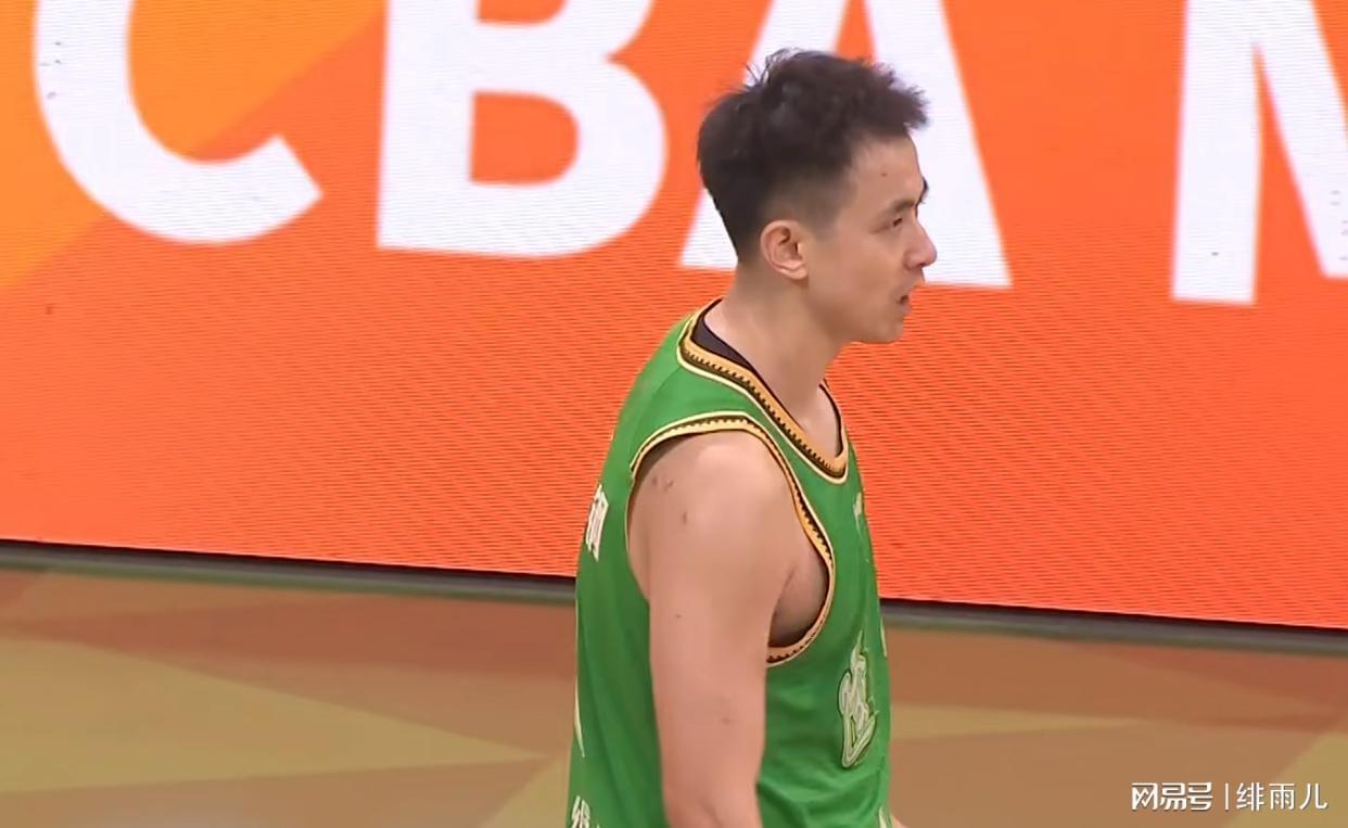 开云体育官网-逼走赵继伟？辽宁队“8打5”狂输山东男篮，杨鸣恐无缘季后赛！