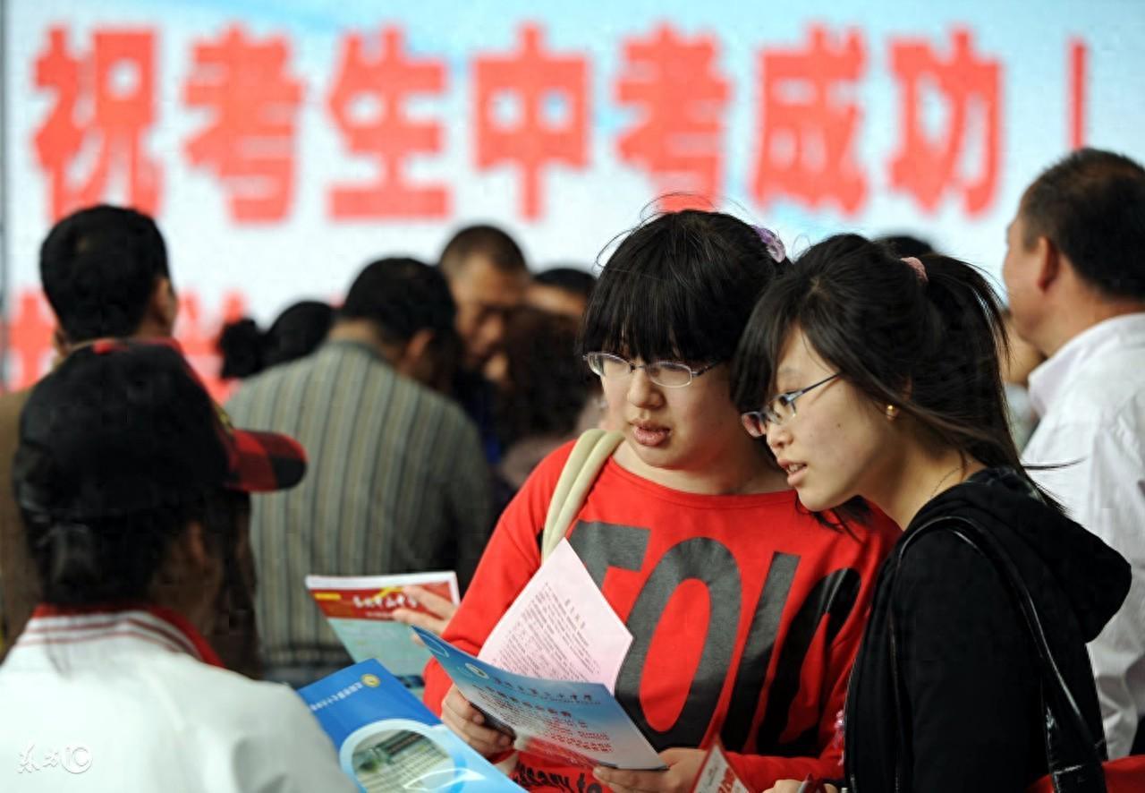 kaiyun-“一半初中生上不了高中！”人民日报给出回应，原来一切早有迹象